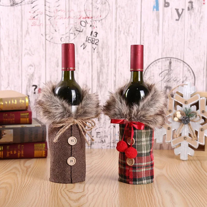 Christmas bottle cover with fur collar – festive cover for wine bottles, gnome decoration for Christmas, perfect as gift wrapping | Azura