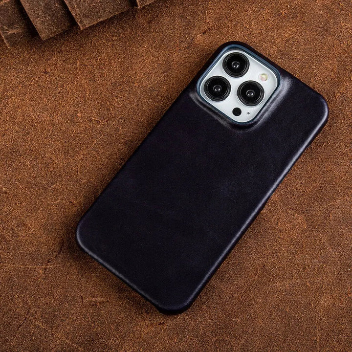 Azura | RoyalLeather: Luxurious, handmade case made of genuine cowhide leather for the iPhone