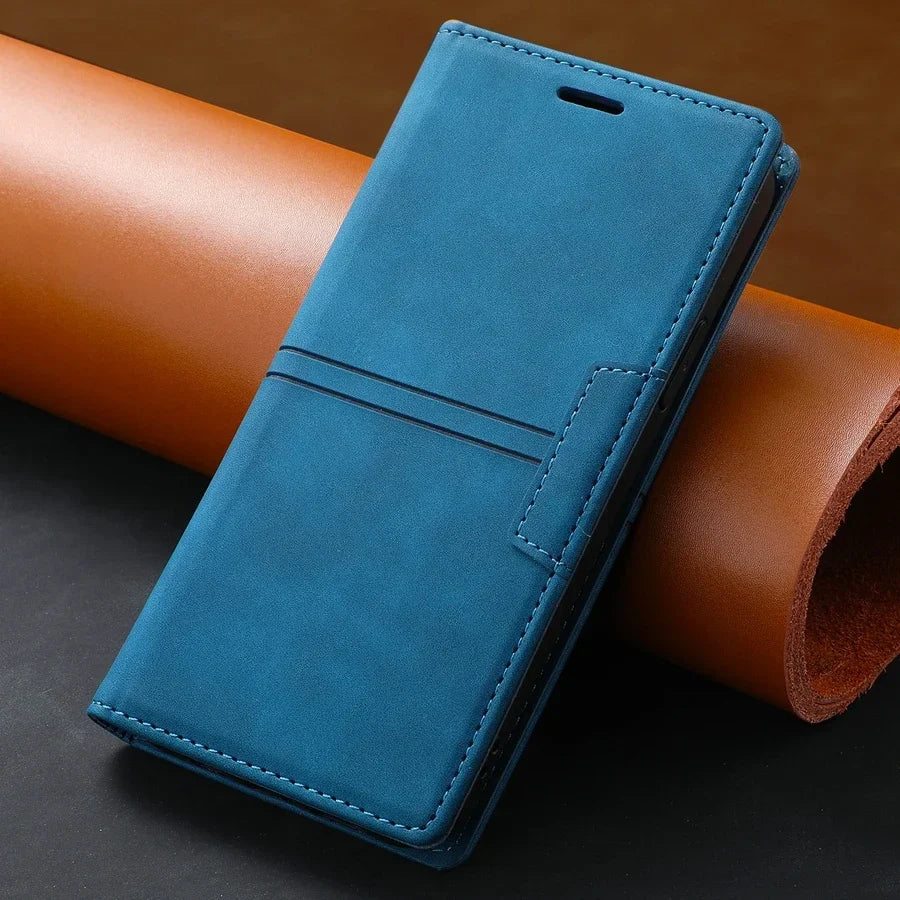Azura | Phone Case Wallet with Magnetic Closure