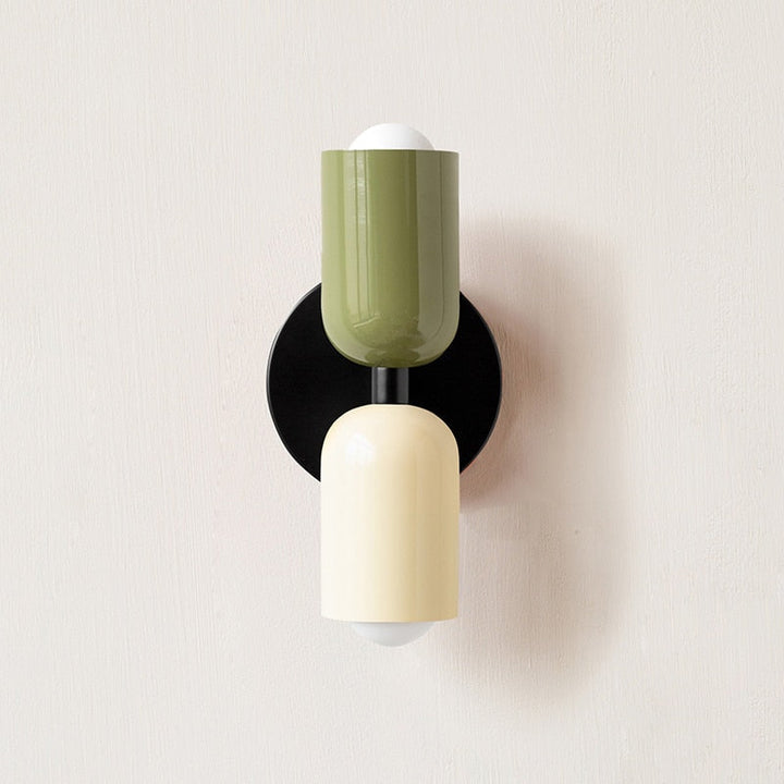 BowLift | Lively, minimalist wall lamp with two light bulbs