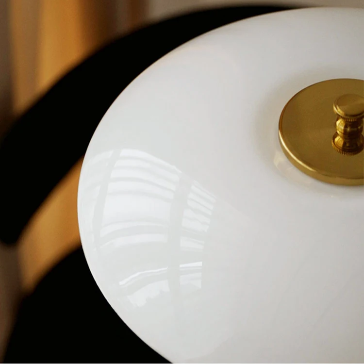 BowLift | Retro Design Glass Table Lamp