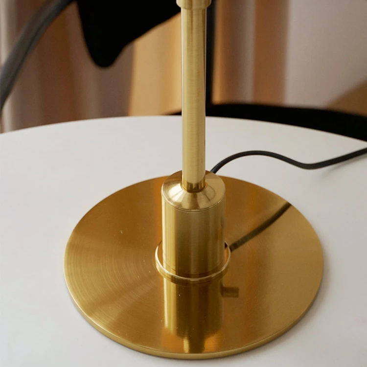 BowLift | Retro Design Glass Table Lamp