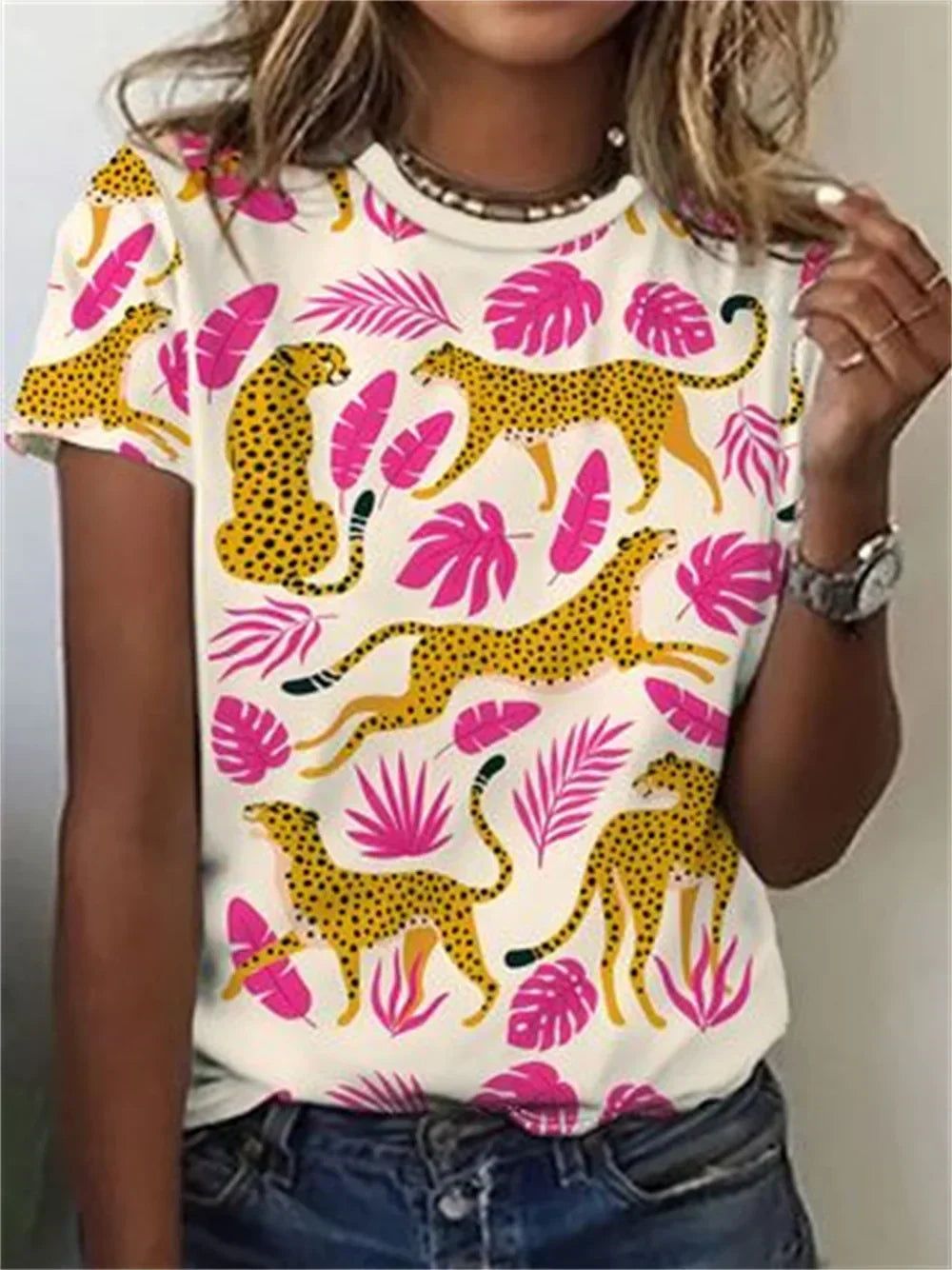 Avrille | Stylish T-shirt with Dog Print