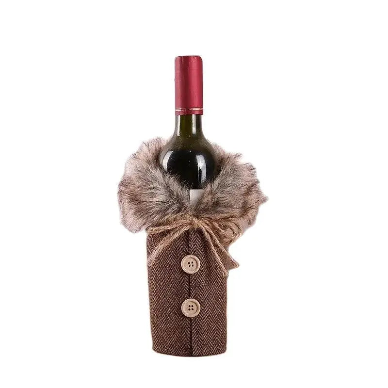 Christmas bottle cover with fur collar – festive cover for wine bottles, gnome decoration for Christmas, perfect as gift wrapping | Azura