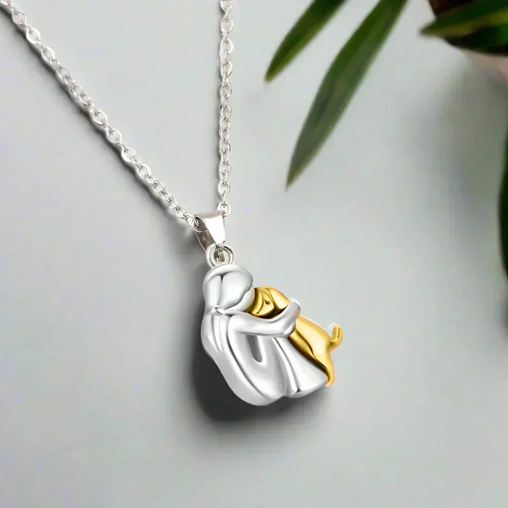 Morelli™ | Hug Pendant Necklace
