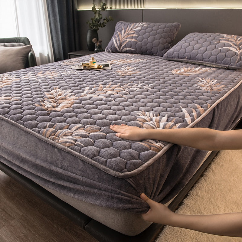 BowLift | Elegant Velvet Thick Mattress Cover