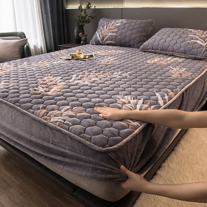 BowLift | Elegant Velvet Thick Mattress Cover