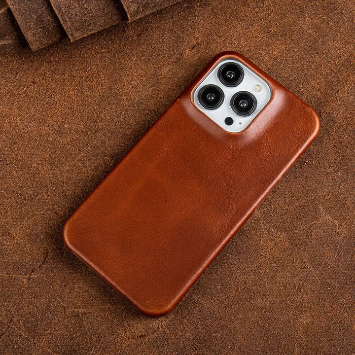 Azura | RoyalLeather: Luxurious, handmade case made of genuine cowhide leather for the iPhone
