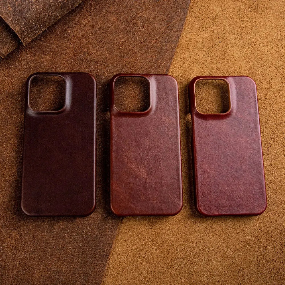 Azura | RoyalLeather: Luxurious, handmade case made of genuine cowhide leather for the iPhone