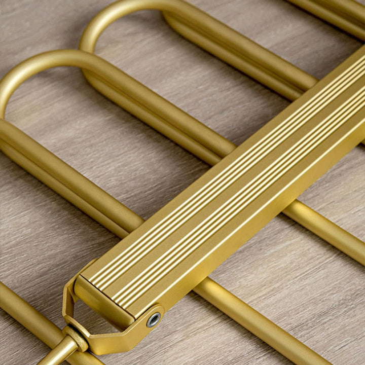 BowLift | Space-saving trouser hangers from Gardudu made of aluminum