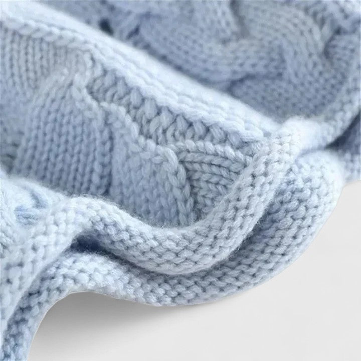 CINDY – DELICATE CABLE KNIT TURTLENECK