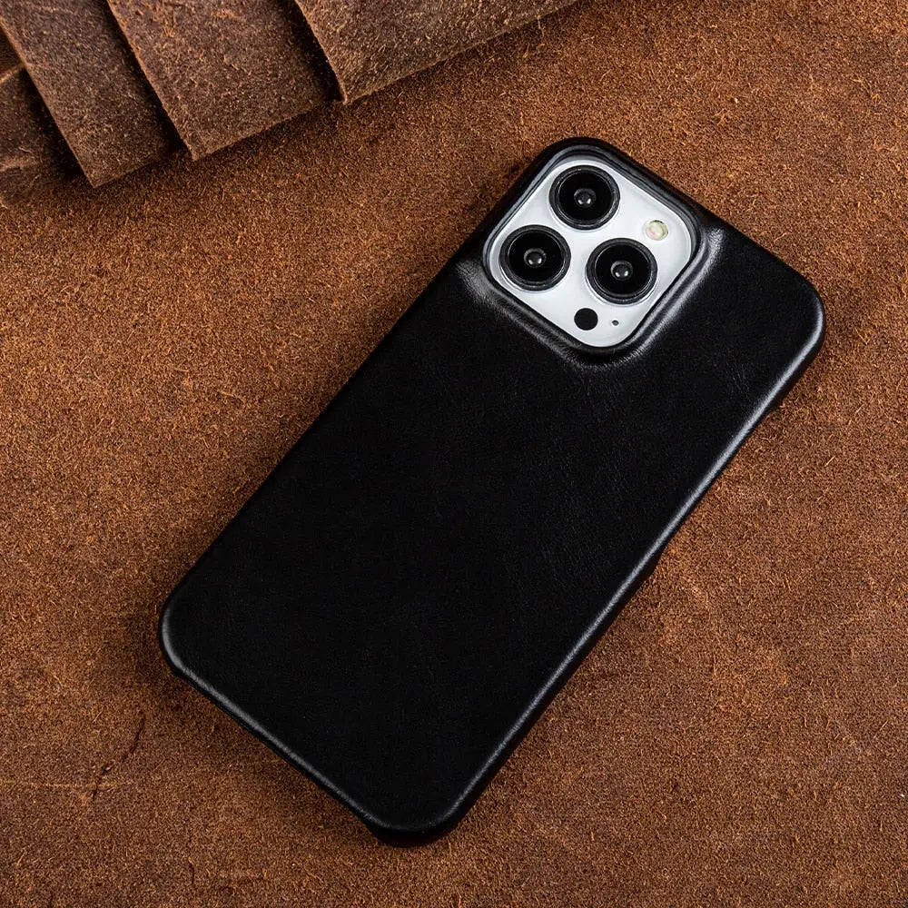 Azura | RoyalLeather: Luxurious, handmade case made of genuine cowhide leather for the iPhone