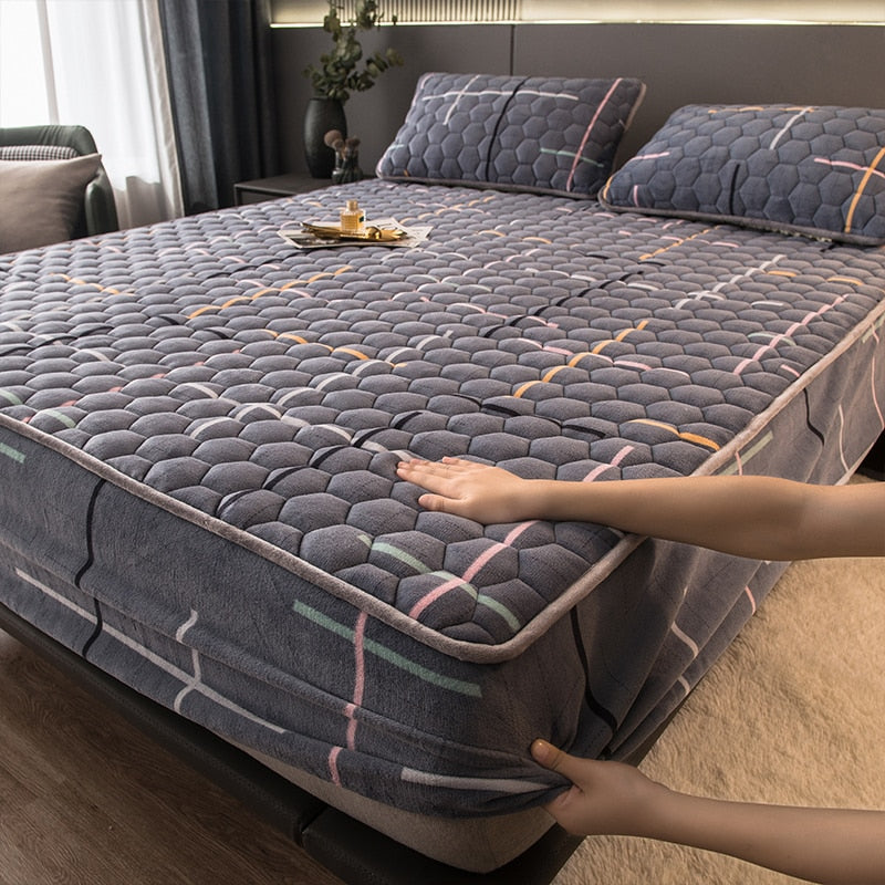 BowLift | Elegant Velvet Thick Mattress Cover