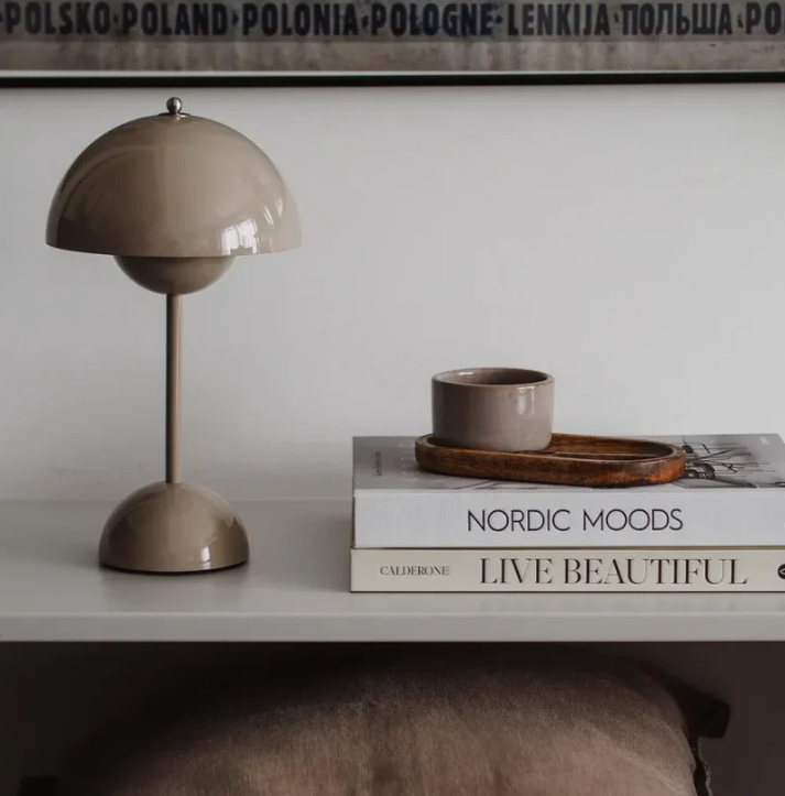 BowLift | Contemporary Touch Table Lamp