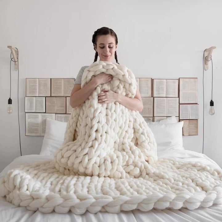 Azura | Chunky Knit Blanket – Cozy Wool Blanket for Every Room – Soft & Warm – Perfect for Sofa and Bed