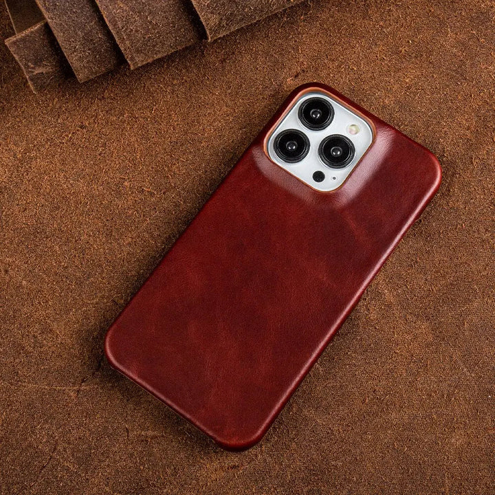 Azura | RoyalLeather: Luxurious, handmade case made of genuine cowhide leather for the iPhone