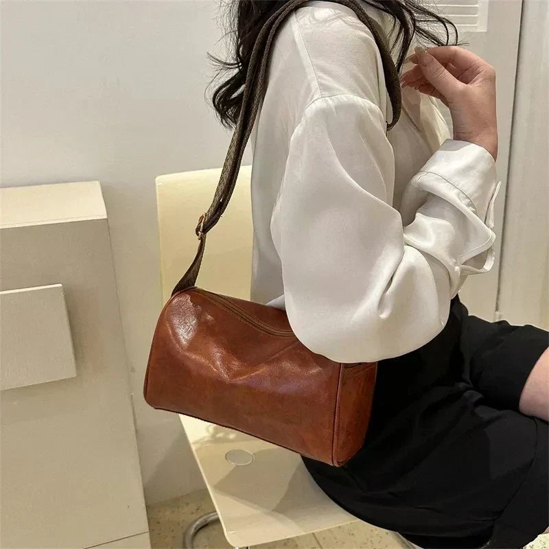 Bergfrid | Stylish shoulder bag with modern strap