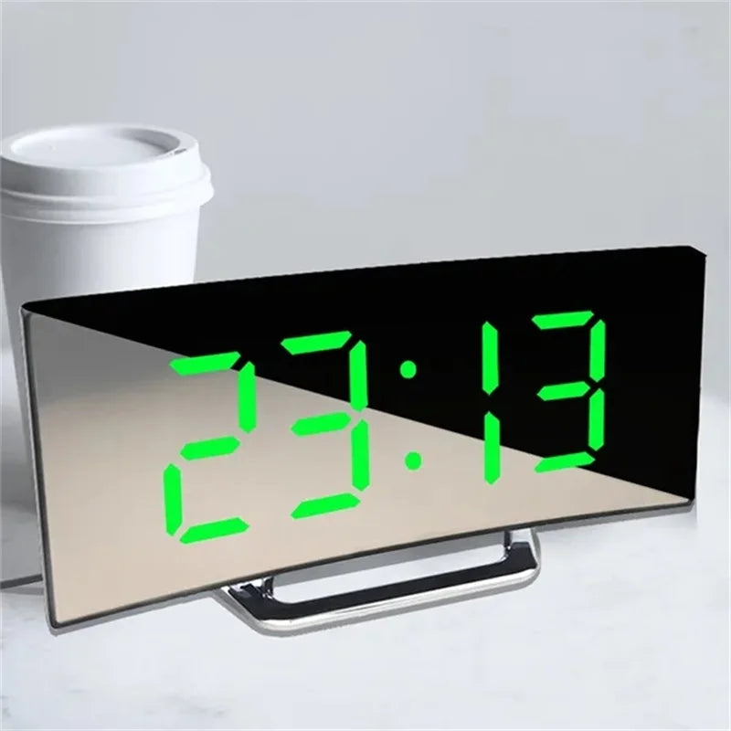 BowLift | LED curved screen digital alarm clock with USB charging