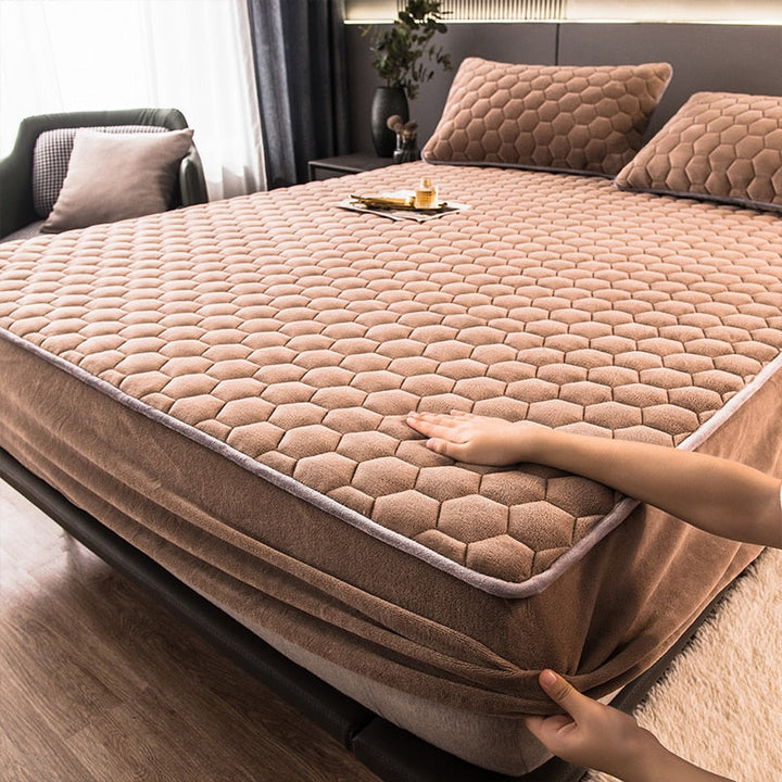 BowLift | Elegant Velvet Thick Mattress Cover