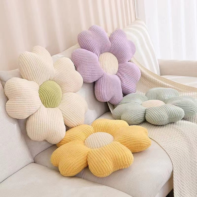 BowLift | Fluffy Clover Flowers Pillow