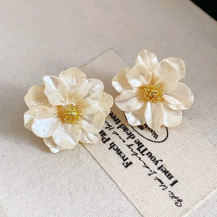 Chic White Acrylic Flower Stud Earrings