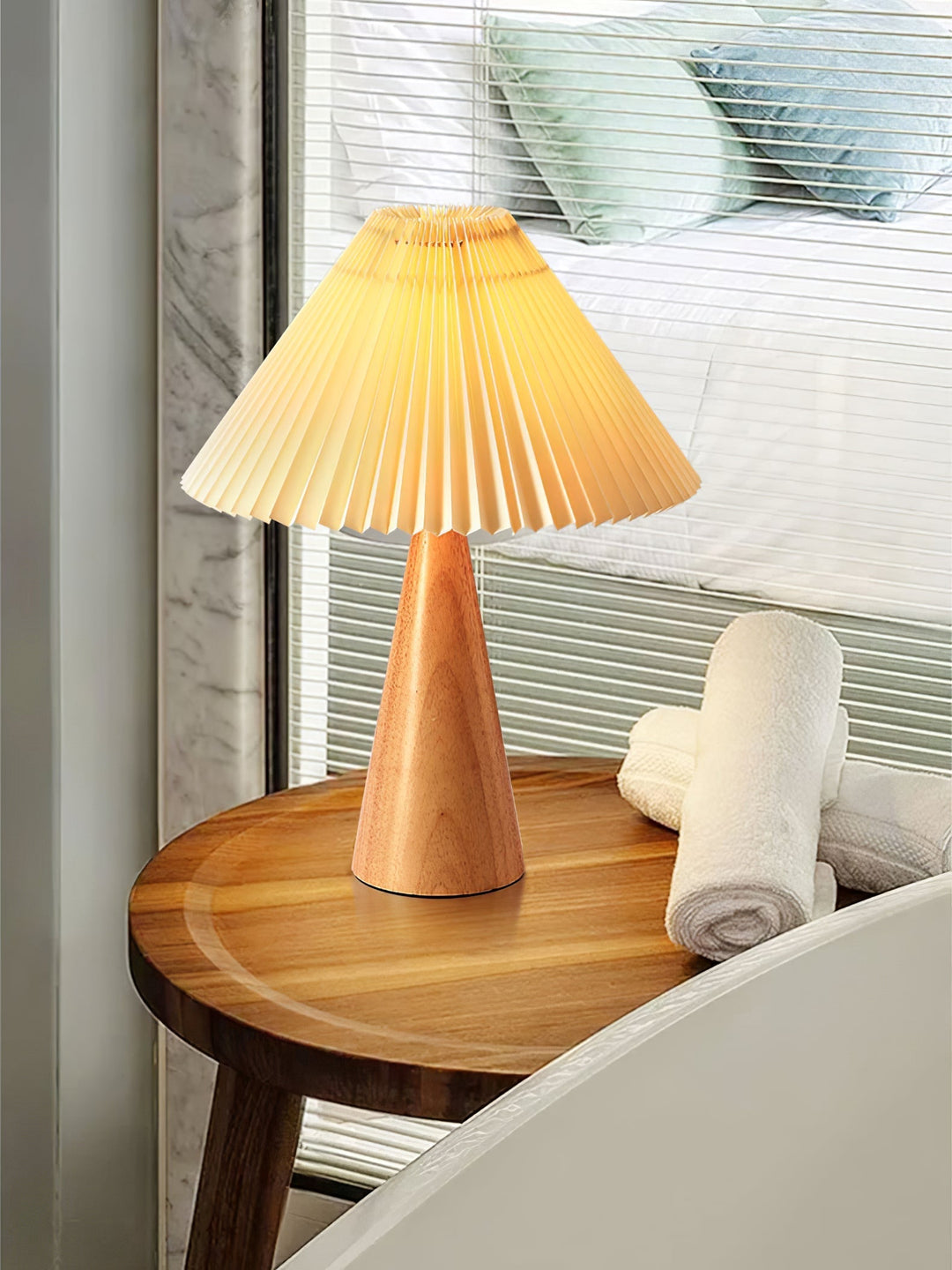BowLift | AntiqueRadiance – Elegant Wood and Metal Table Lamp