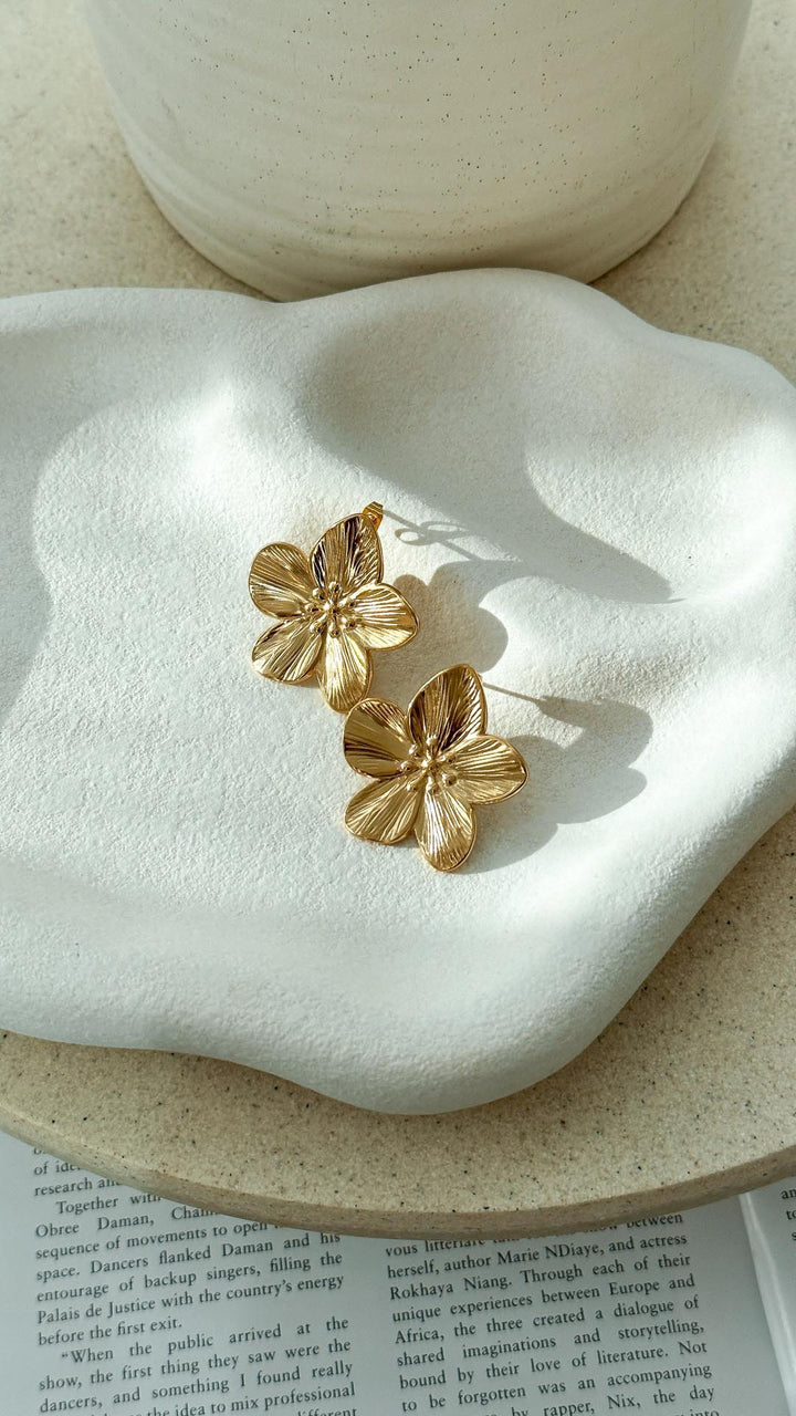 Lexi | Gold-Plated Flower Earrings