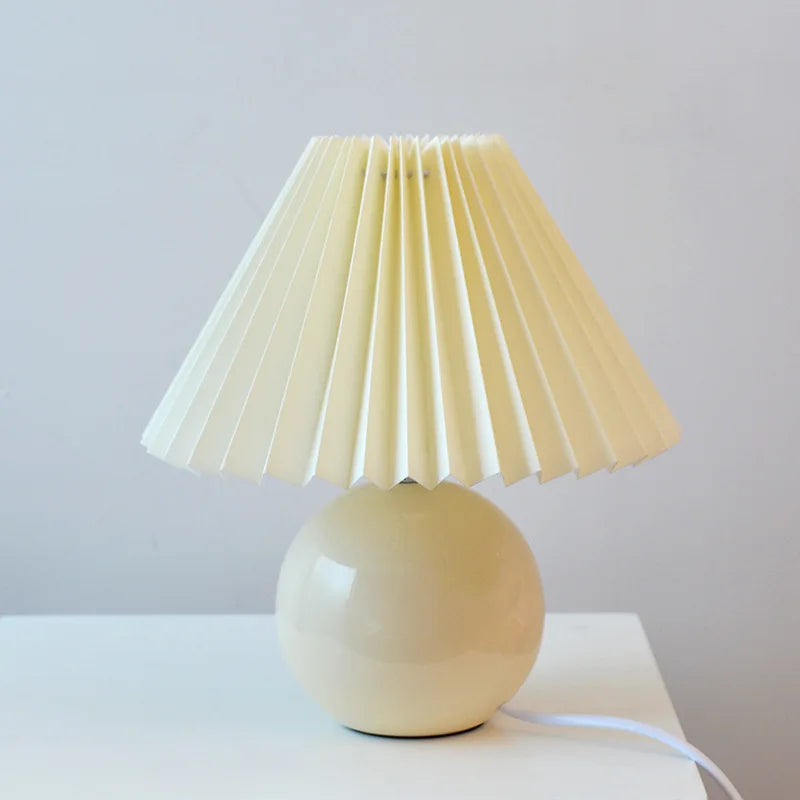 BowLift | Luminous Heritage: Vintage Table Lamp with Pleated Shade – Elegant Antique Retro Nightstand Lighting Solutions