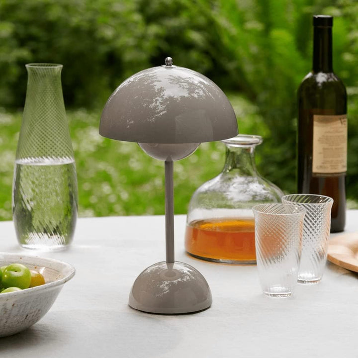 BowLift | LED Table Lamp Ambient Lighting Modern Interior