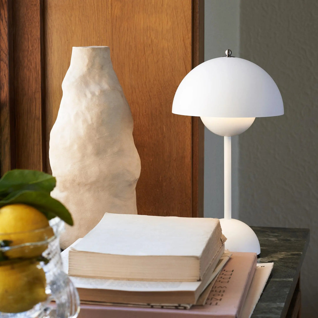 BowLift | LED Table Lamp Ambient Lighting Modern Interior
