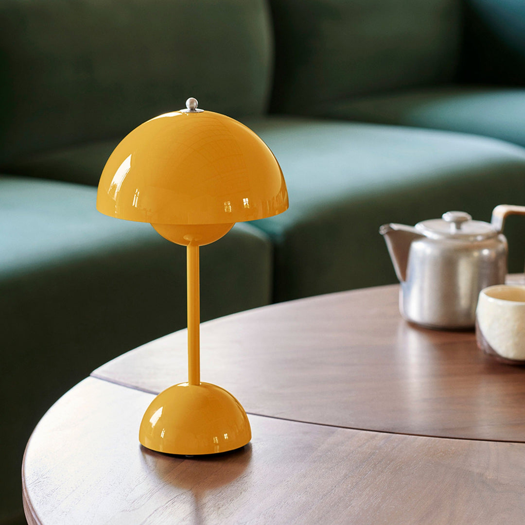 BowLift | LED Table Lamp Ambient Lighting Modern Interior