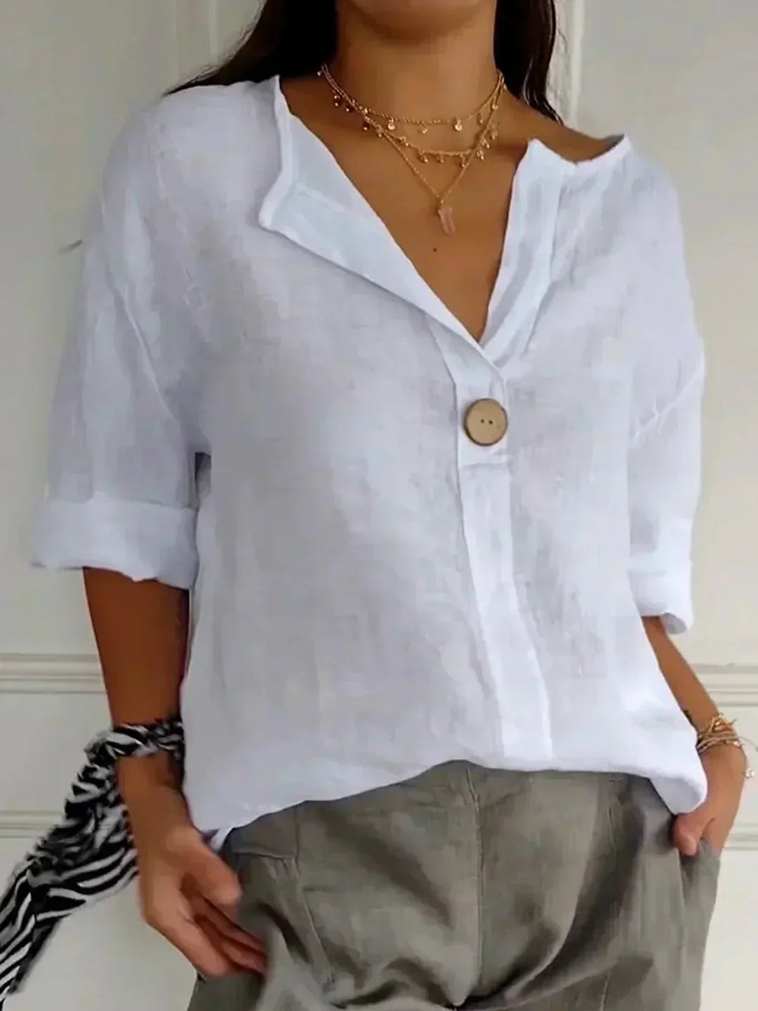 Juniper – Relaxed V-Neck Blouse