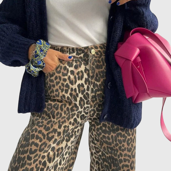 Chandra - Vintage Jeans with Leopard Print