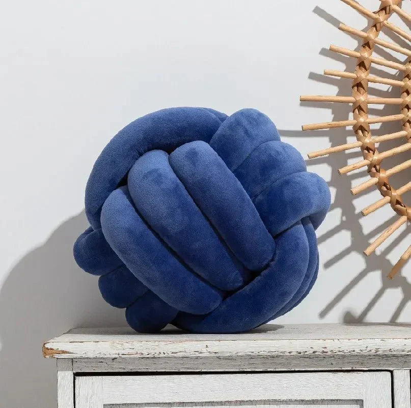 BowLift | Decorative, soft cushion with knotted ball in suede look
