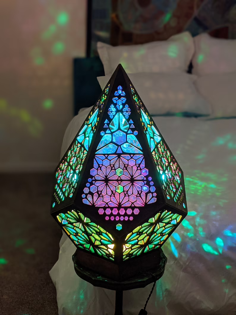 BowLift | Glass-In-Leaded Style LED Table Lamp - LumiAura