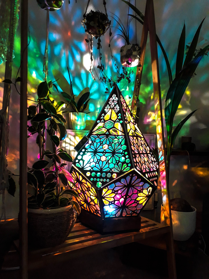 BowLift | Glass-In-Leaded Style LED Table Lamp - LumiAura