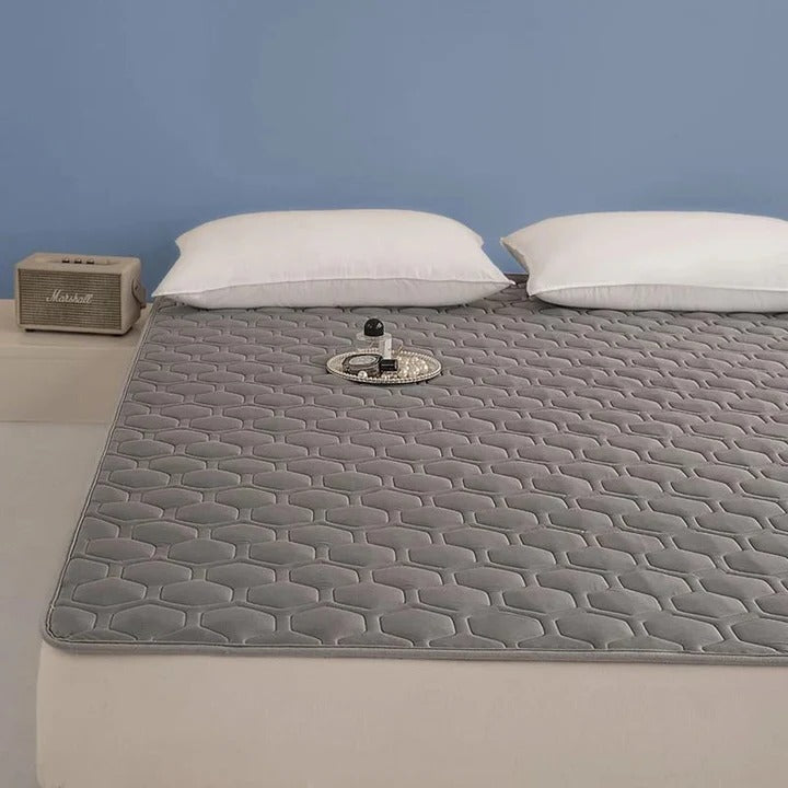 Quilted Cooling Mattress Pad with High-Density Cooling Fiber | Azura