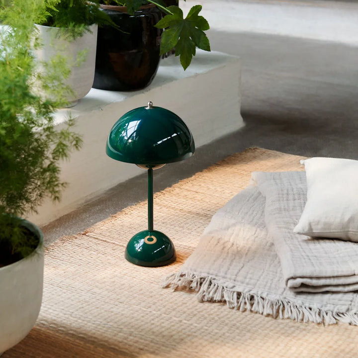 BowLift | LED Table Lamp - LumiSphere
