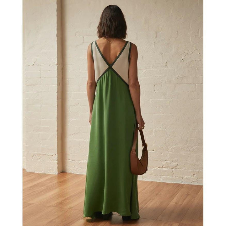 RENATA | V-NECK DRESS
