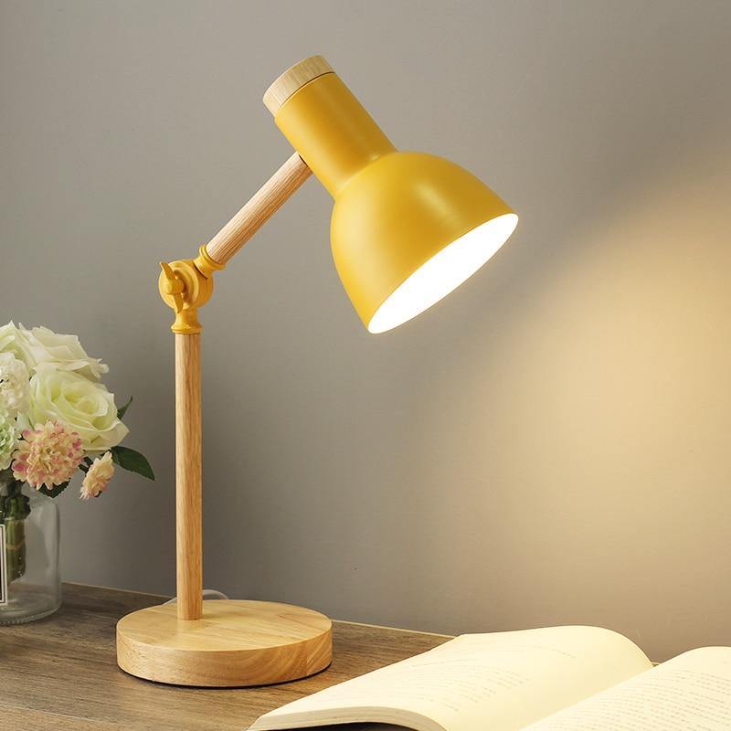 BowLift | Table lamp with wooden finish in Nordic style