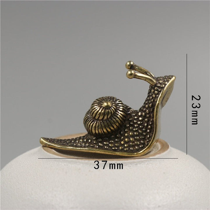 BowLift | Retro Queen Copper Mini Snail Tea Pet Desk Ornament