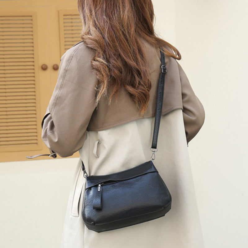 Hallgerd | Elegant shoulder bag with timeless style