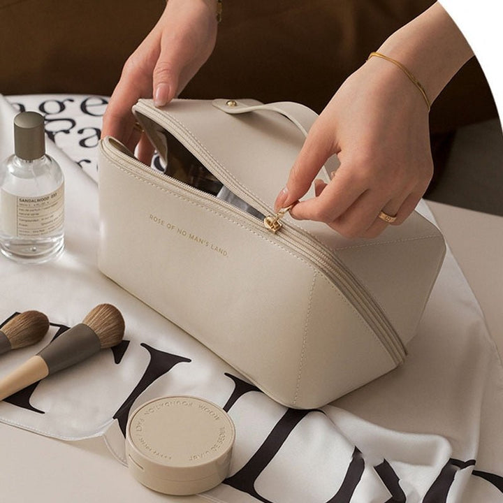 Azura | Cosmetic bag | Elegant and spacious | Practical storage