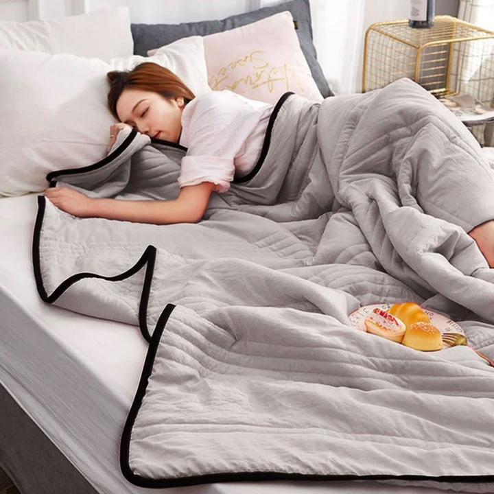 BowLift | Cooling Blanket for Hot Summer Nights