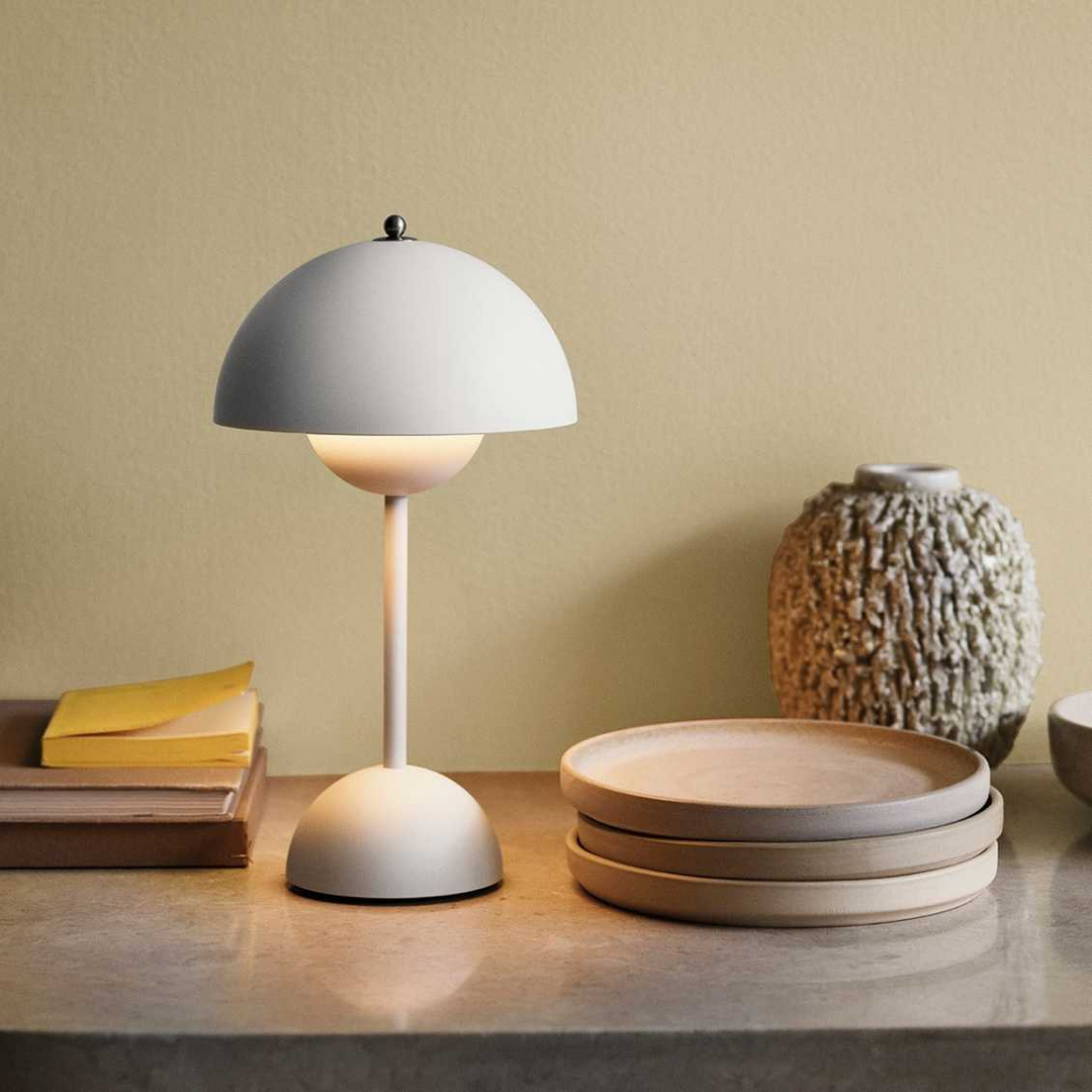 BowLift | LED Table Lamp Ambient Lighting Modern Interior