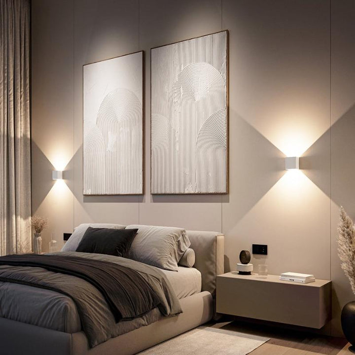 BowLift | LumiGuard - LED wall lamp with warm light